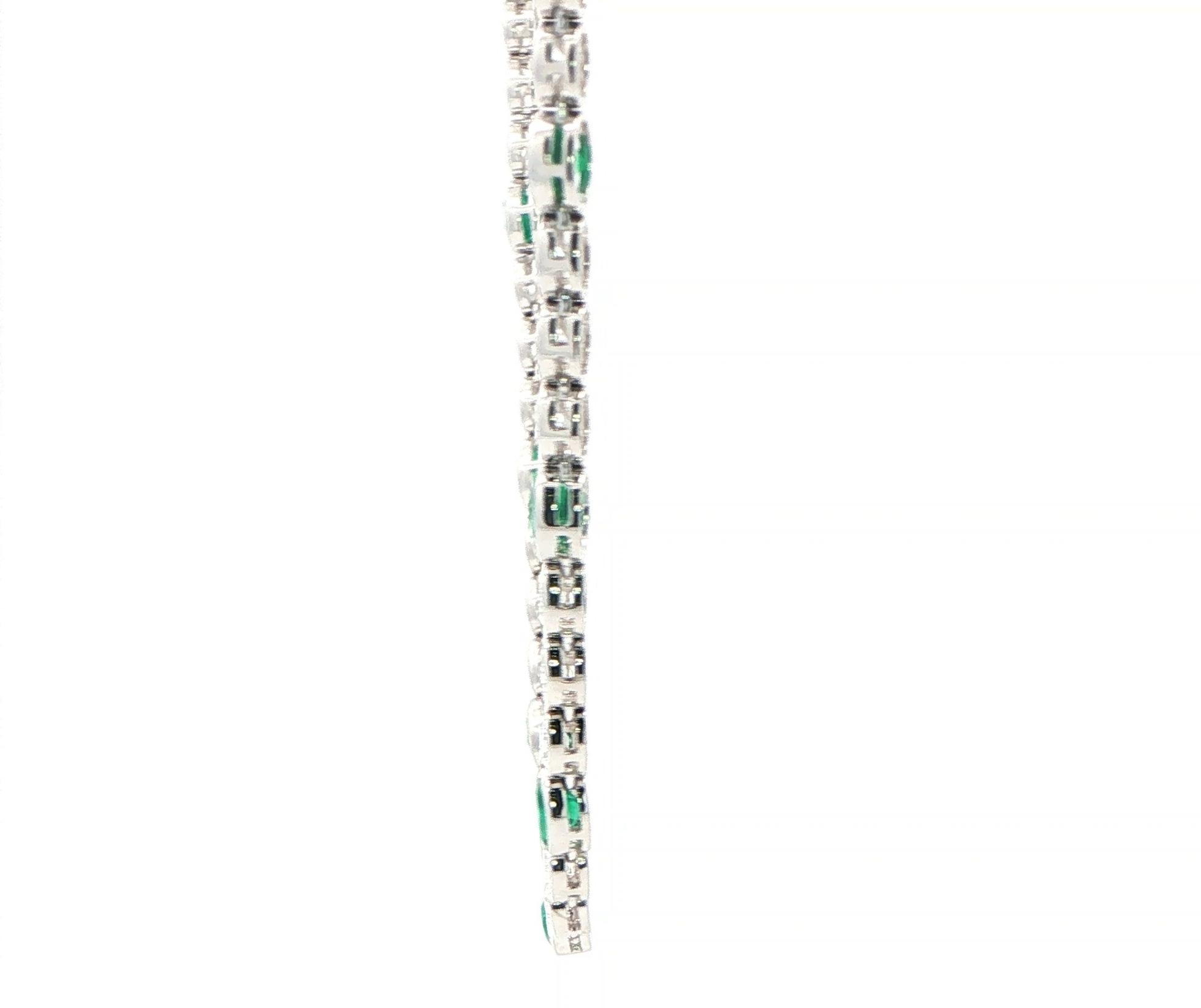 Bezel-Set Oval Emerald and Diamond Riviera Necklace in White Gold (14.08cts TWT) side