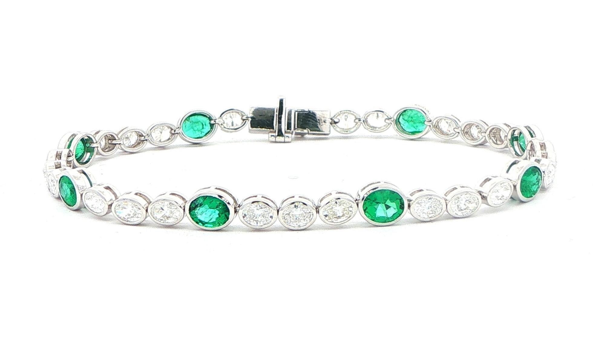 Bezel-Set Oval Emerald and Diamond Tennis Bracelet in White Gold (5.93cts TWT)