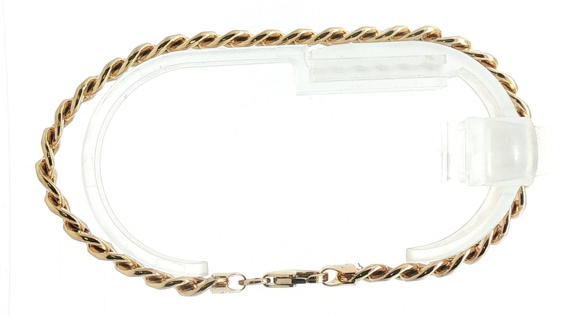 Estate Piece: Hollow Curb Link Chain Bracelet in Yellow Gold side