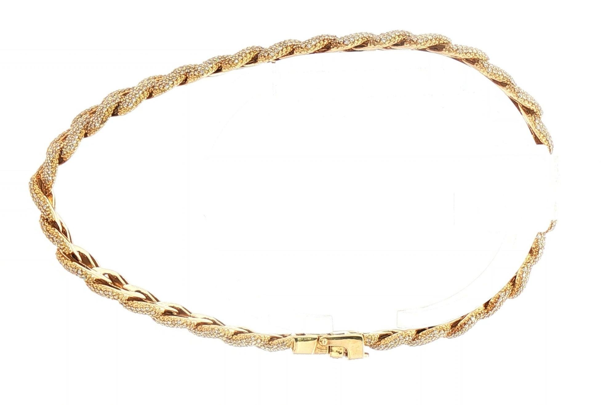 Pave Diamond Curb Link Line Bracelet in Yellow Gold (3.00cts TWT) side