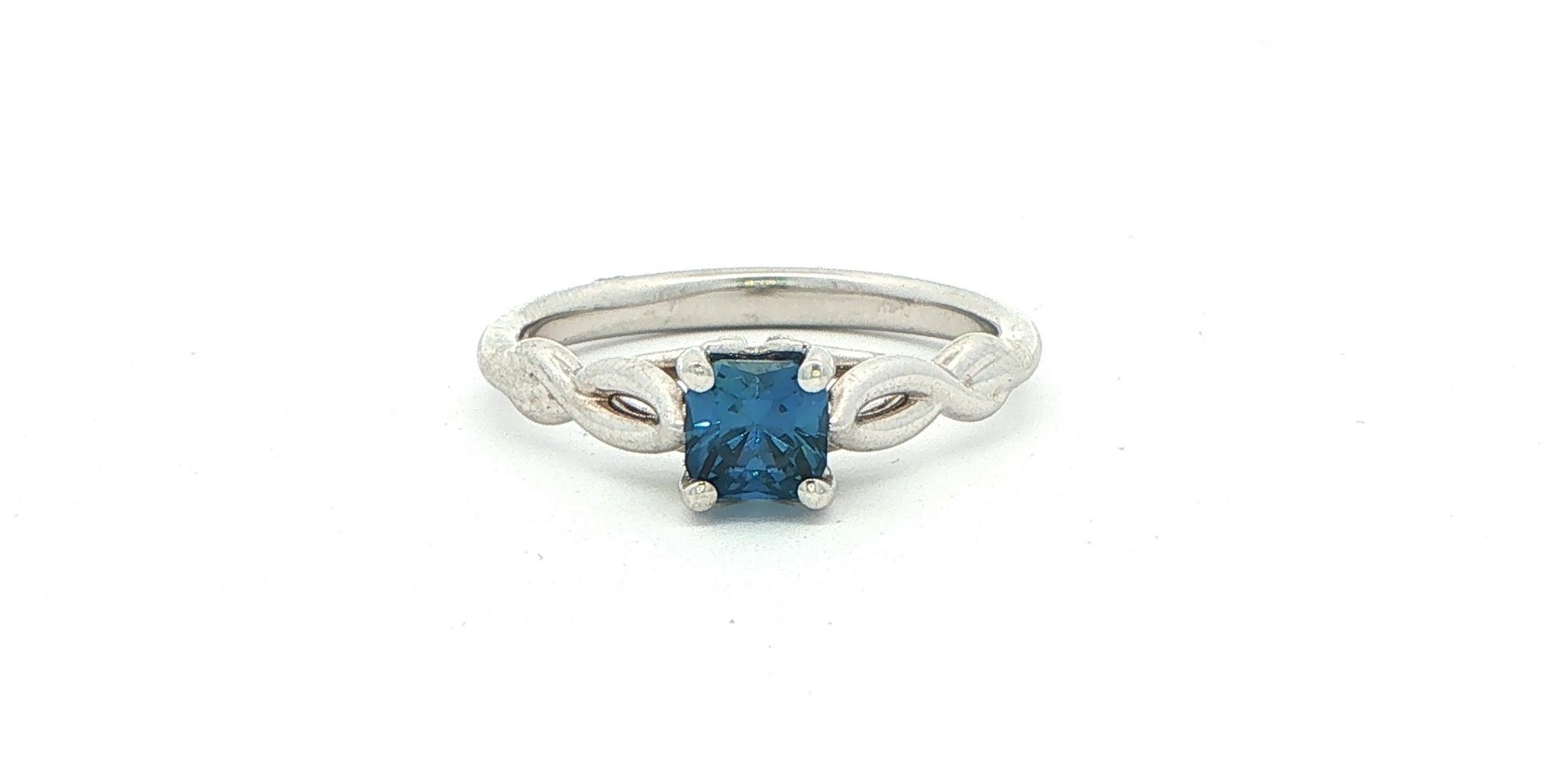 Woven Solitaire-style Radiant-cut Montana Yogo Sapphire Ring in White Gold (0.66cts)