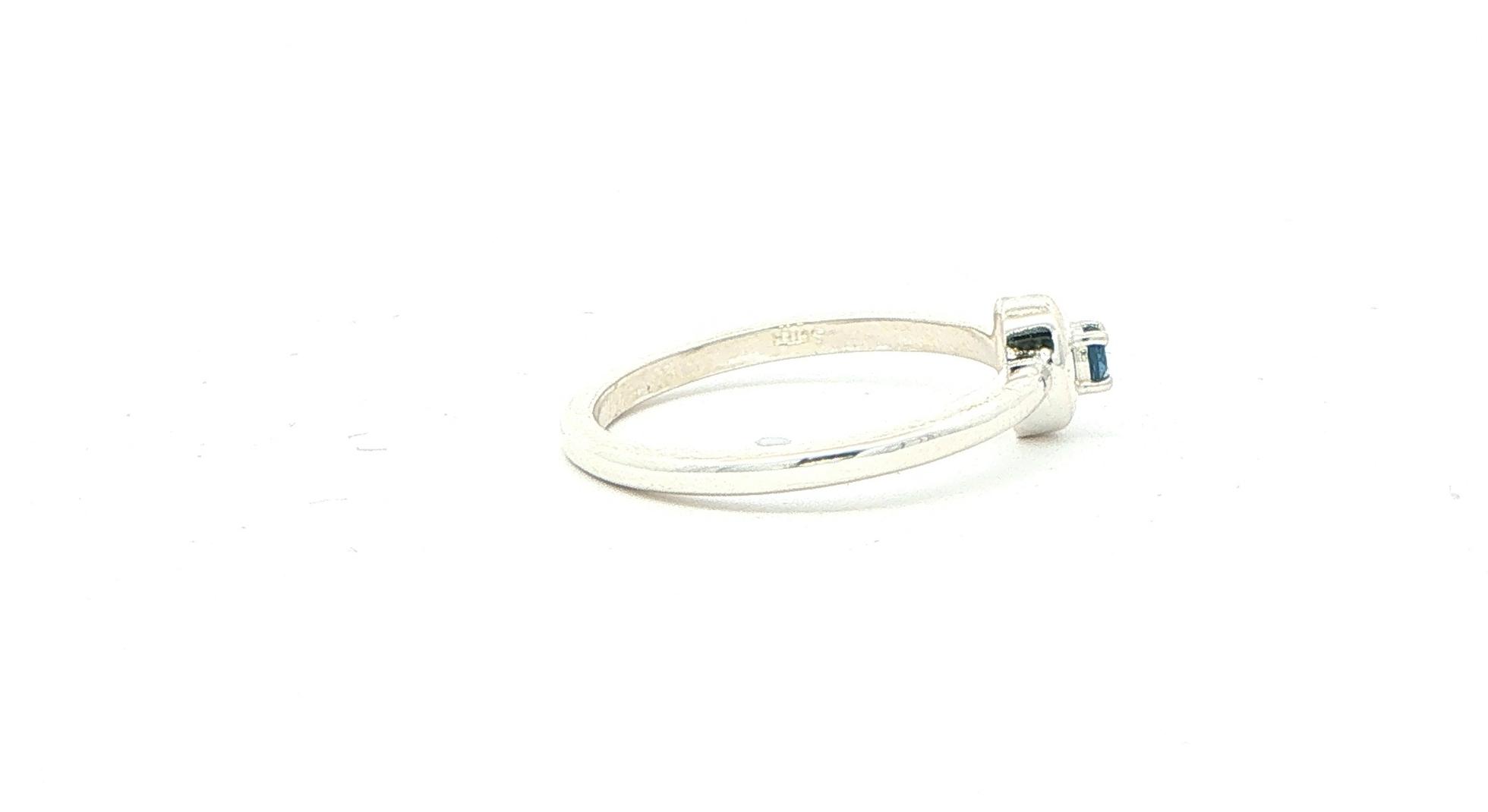 Oval Metal Halo Montana Yogo Sapphire Solitaire Ring in Sterling Silver (0.08cts TWT) side