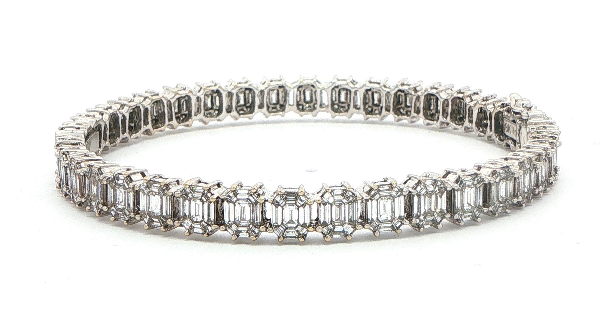 Emerald-Cut Diamond Bangle Bracelet with Adjustable Size in White Gold (9.05cts TWT)