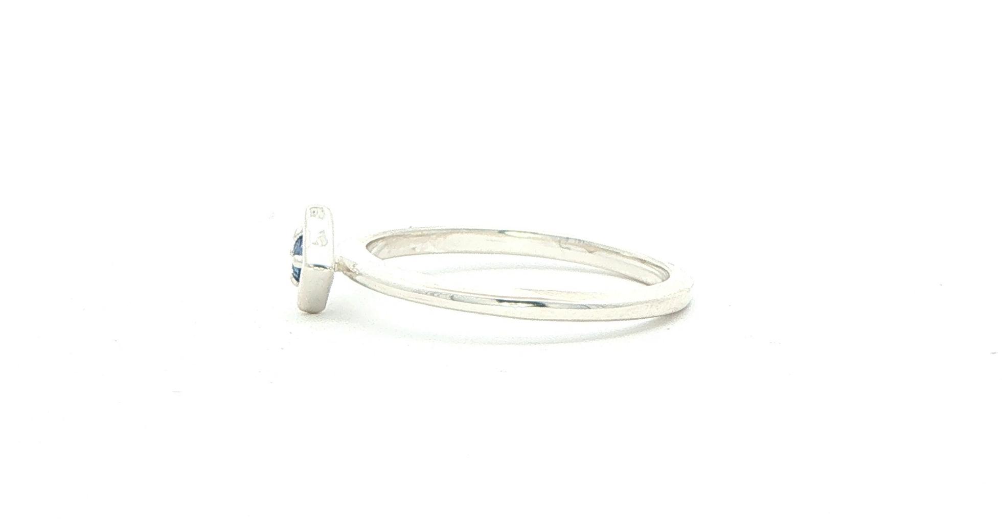 Kite-Set Montana Yogo Sapphire Solitaire Ring in Sterling Silver (0.08cts) side