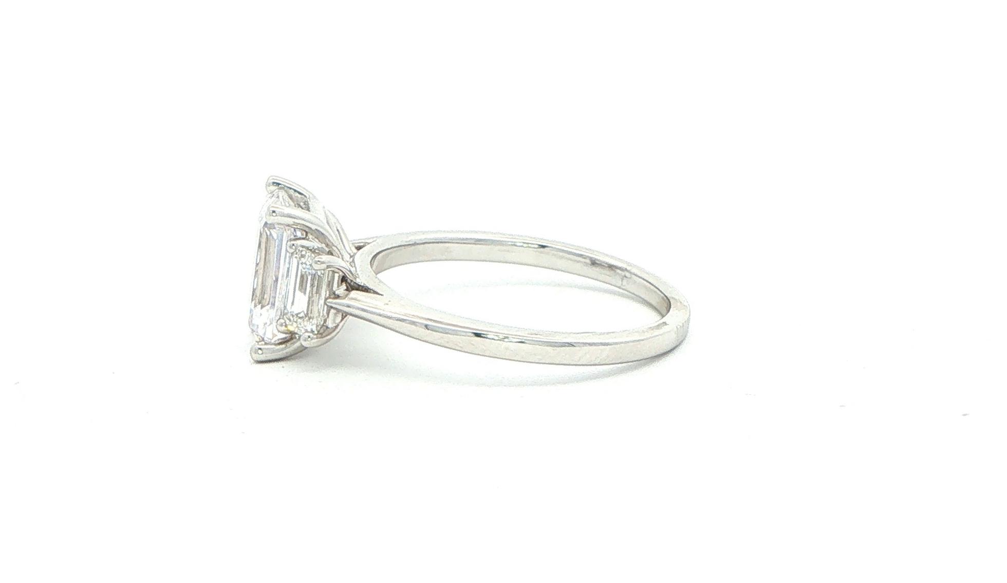 3-Stone Emerald-cut Cubic Zironium and Diamonds Ring in White Gold (2.60cts TWT) side