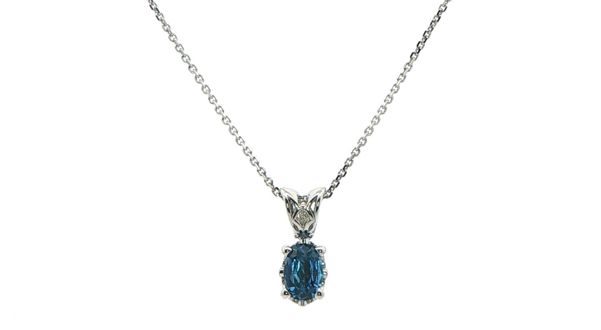 Oval Montana Yogo Sapphire Pendant Necklace in White Gold (0.49cts TWT)
