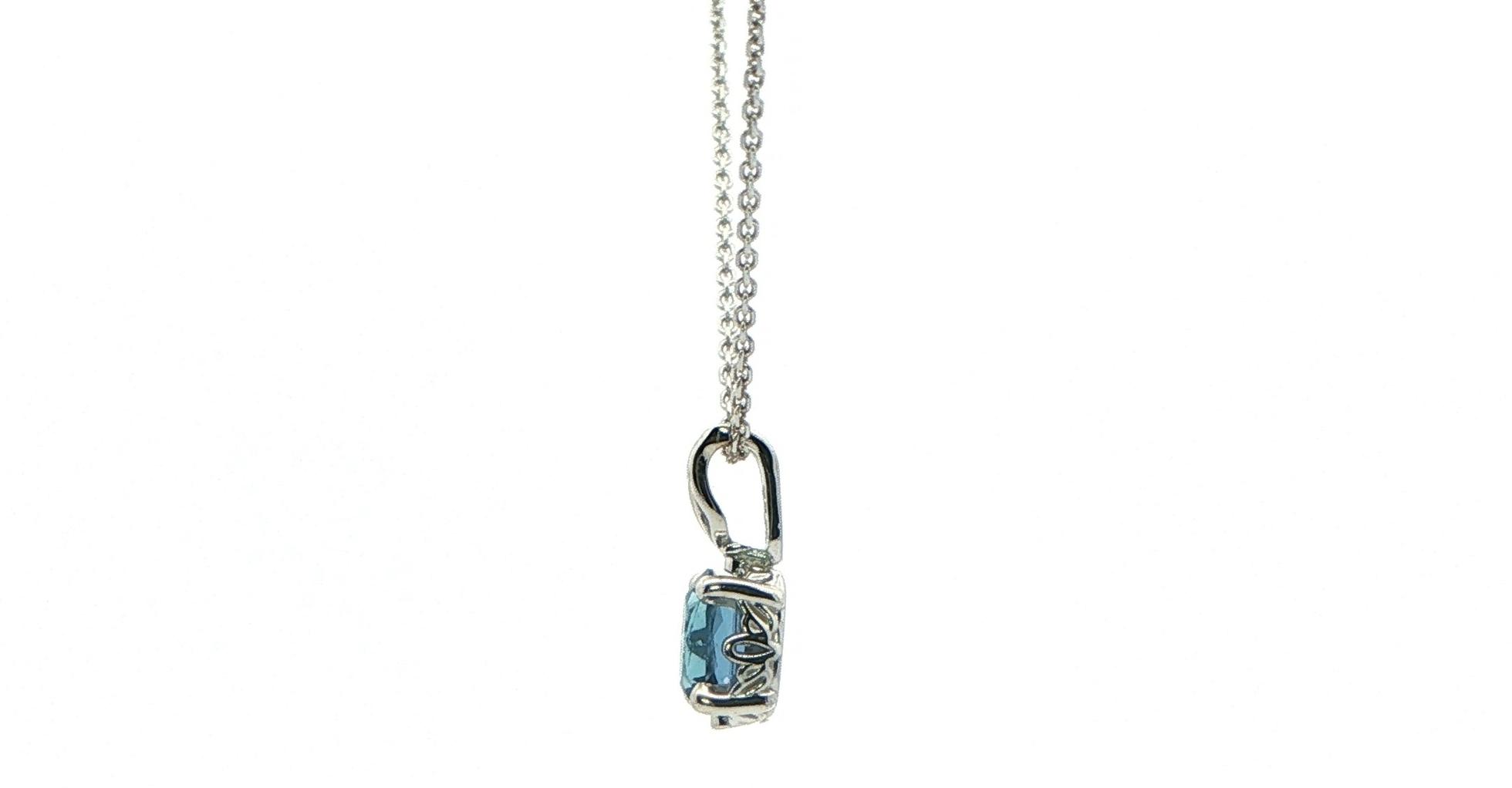 Oval Montana Yogo Sapphire Pendant Necklace in White Gold (0.49cts TWT) side