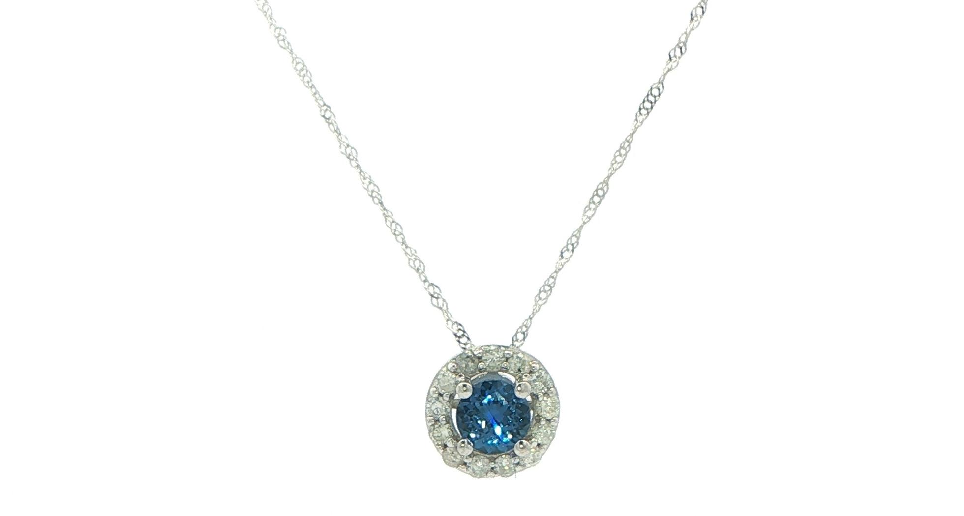 Montana Yogo Sapphire and Diamond Halo Pendant Necklace in White Gold (0.33cts TWT)