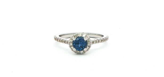 content/products/Montana Yogo Sapphire and Diamond Halo Ring in White Gold (0.98cts TWT)