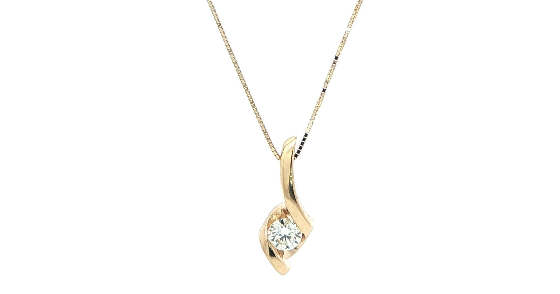 Twist Style Diamond Solitaire Necklace in Yellow Gold (0.25cts)
