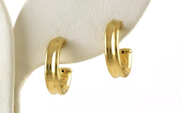 content/products/Concave Hoop Stud Earrings in Yellow Gold
