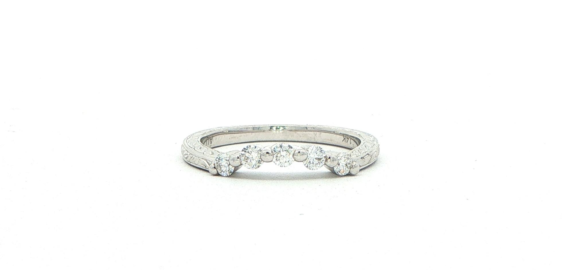 Vintage-Inspired Curved Diamond Wedding Band in White Gold (0.26cts TWT)