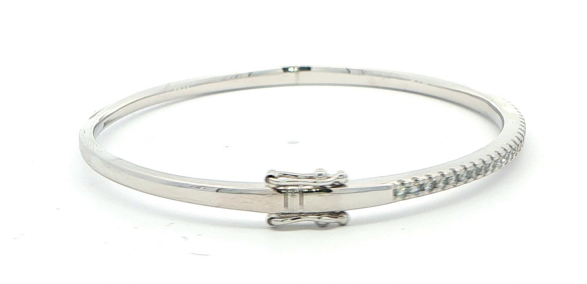 Diamond Hinged Bangle Bracelet in White Gold (0.70cts TWT) side