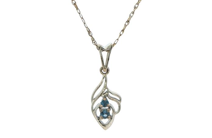 content/products/Montana Yogo Sapphire Leaf Pendant Necklace in Sterling Silver (0.11cts TWT)