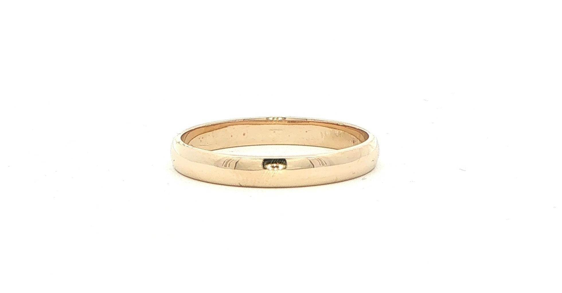 Estate Piece: Classic Half Round Wedding Band Ring in Yellow Gold (2.8 mm) 