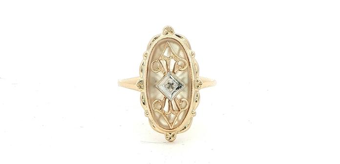 content/products/Estate Piece: Carved Quartz and Filigree Diamond Cocktail Ring in Yellow Gold (0.01cts)