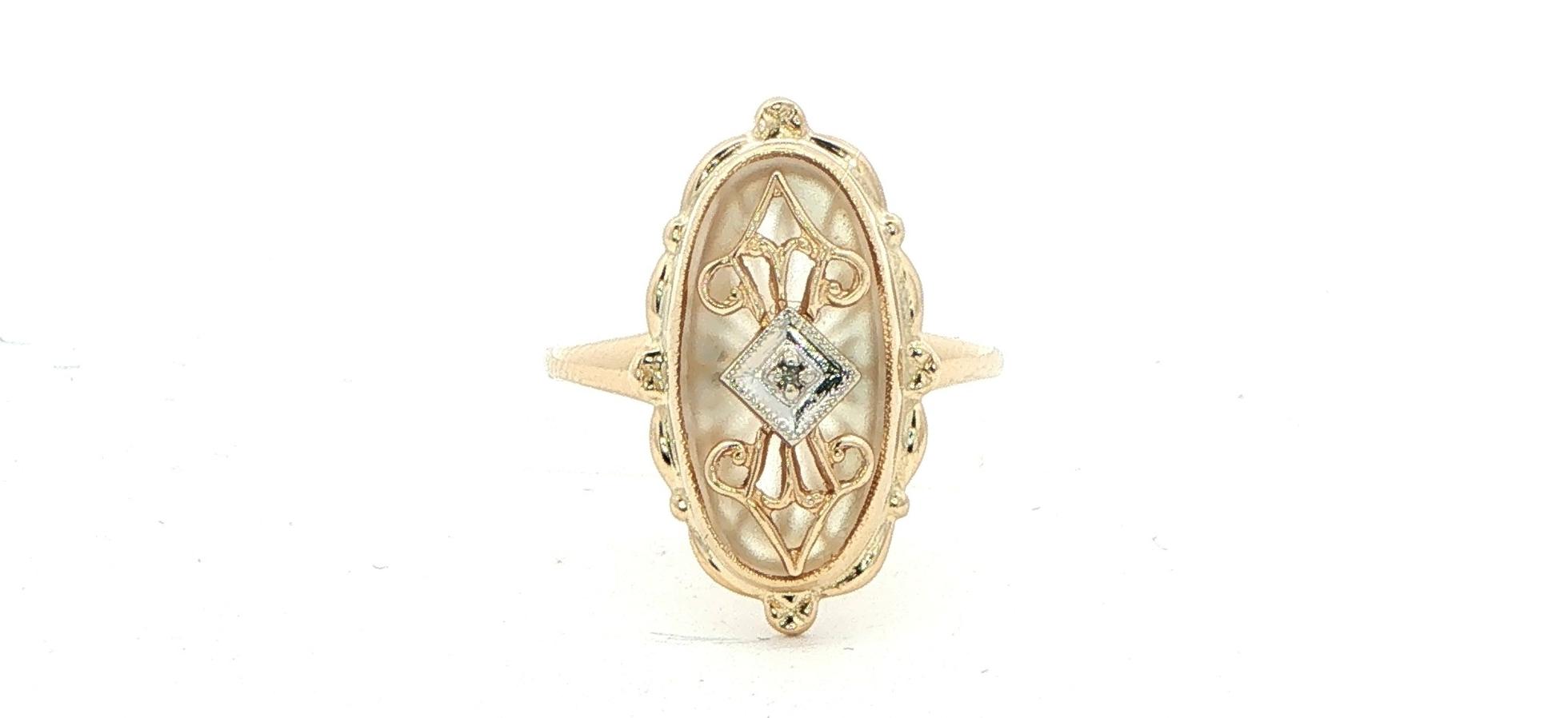 Estate Piece: Carved Quartz and Filigree Diamond Cocktail Ring in Yellow Gold (0.01cts)