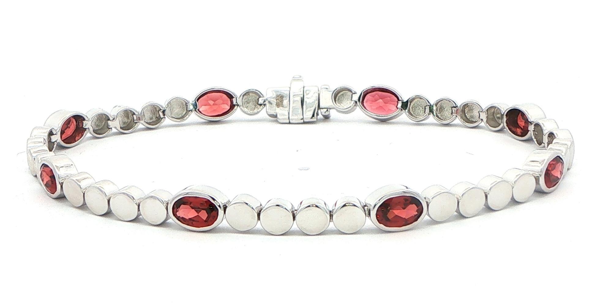 Oval Garnet Station Line Bracelet in Sterling Silver (4.80cts TWT)