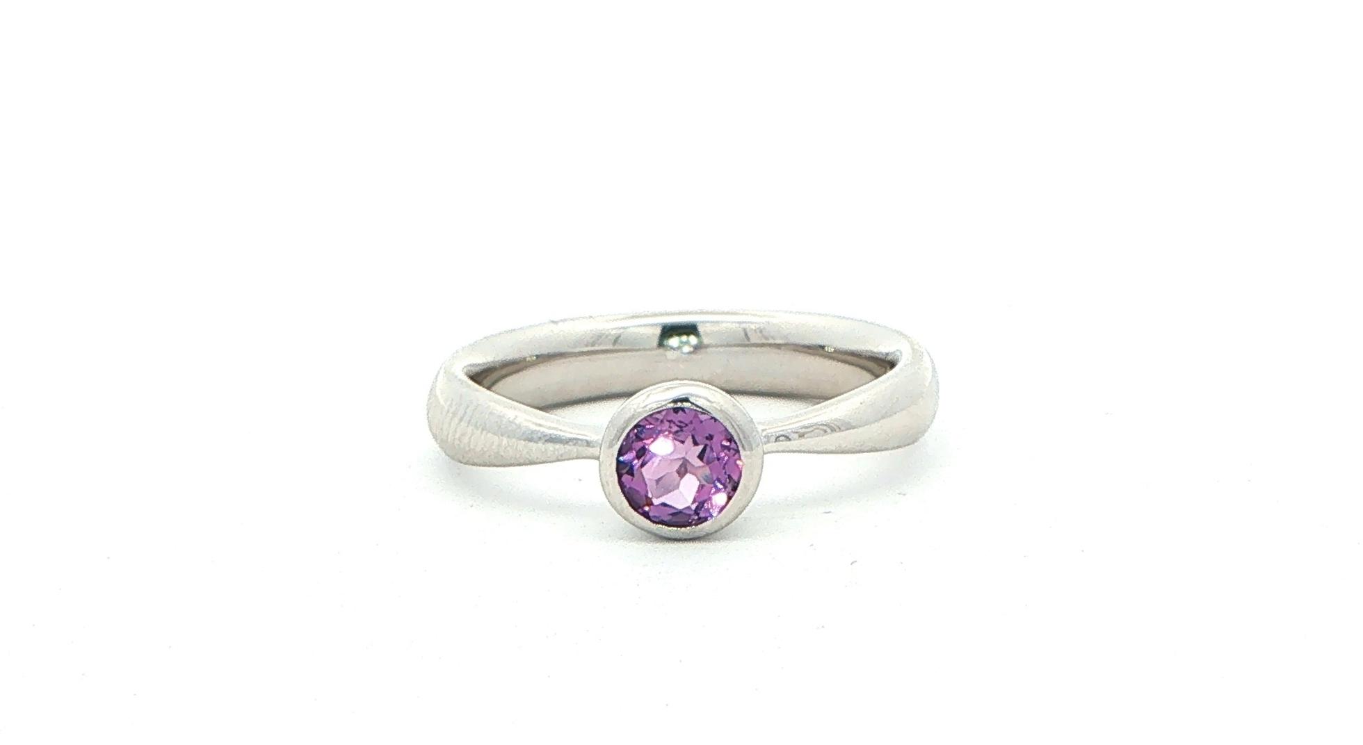Bezel-Set Amethyst Solitaire Ring in Sterling Silver (0.45cts TWT)
