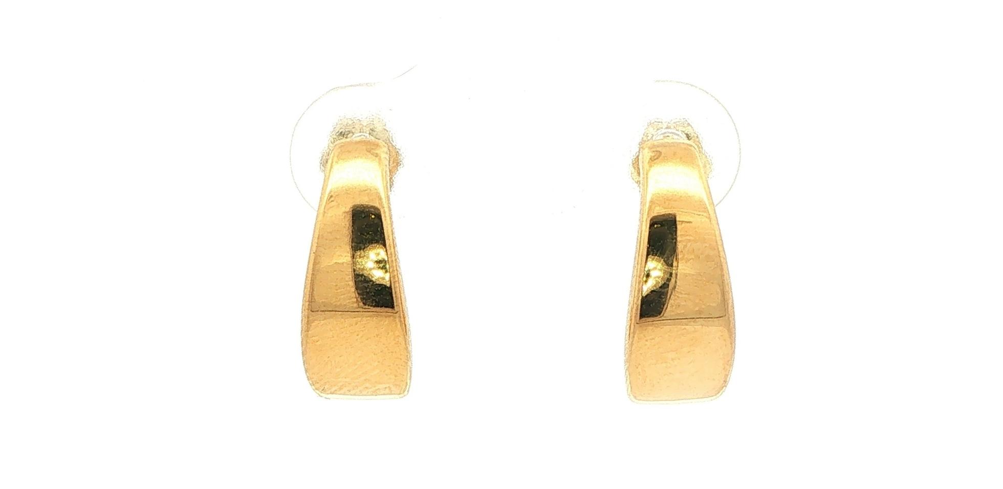 Hollow Tapered J-Hoop Huggie Earrings in Yellow Gold