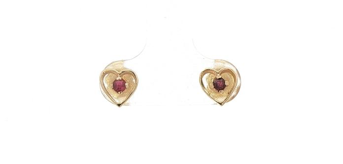 content/products/Heart Stud Earrings with Red Rubies in Yellow Gold 