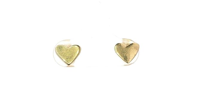 content/products/Flat Heart Stud Earrings in Yellow Gold 