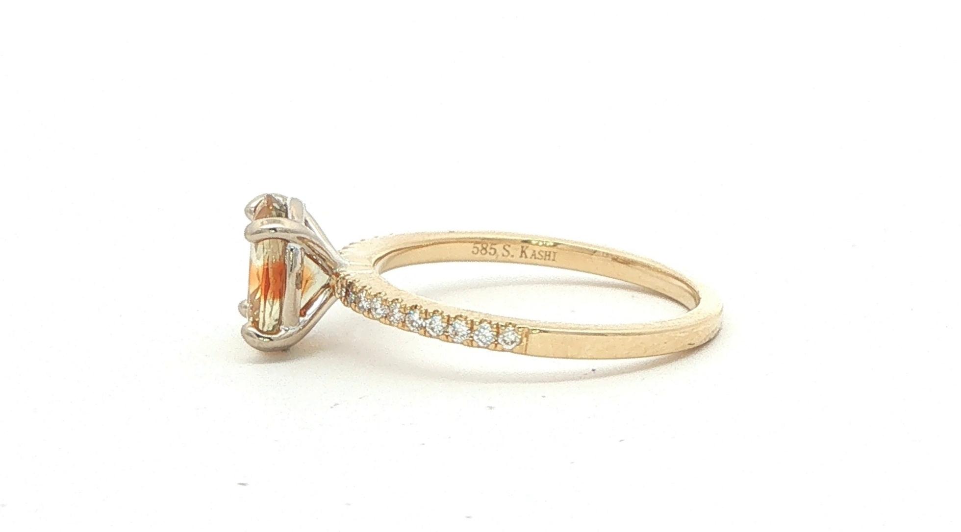 Oval Mandarin Orange Montana Sapphire Ring with Pav&eacute; Diamond Accents in Yellow Gold (1.74cts TWT) side