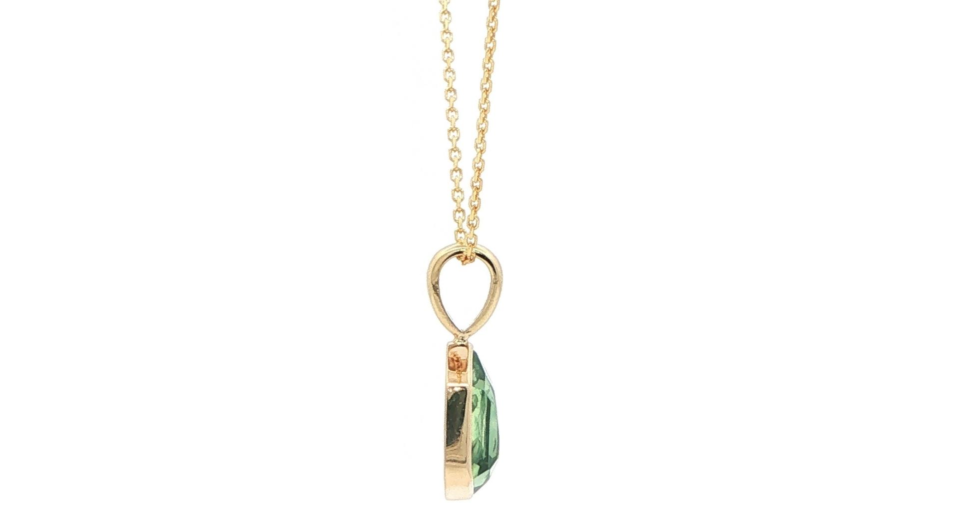 Bezel-set Rose-cut Green Montana Sapphire Pendant Necklace in Yellow Gold (2.29cts) side