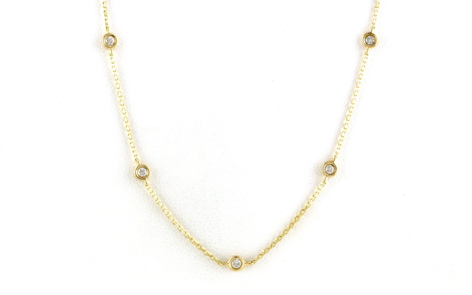 Bezel-set Diamond Station Necklace in Yellow Gold (0.23cts TWT)