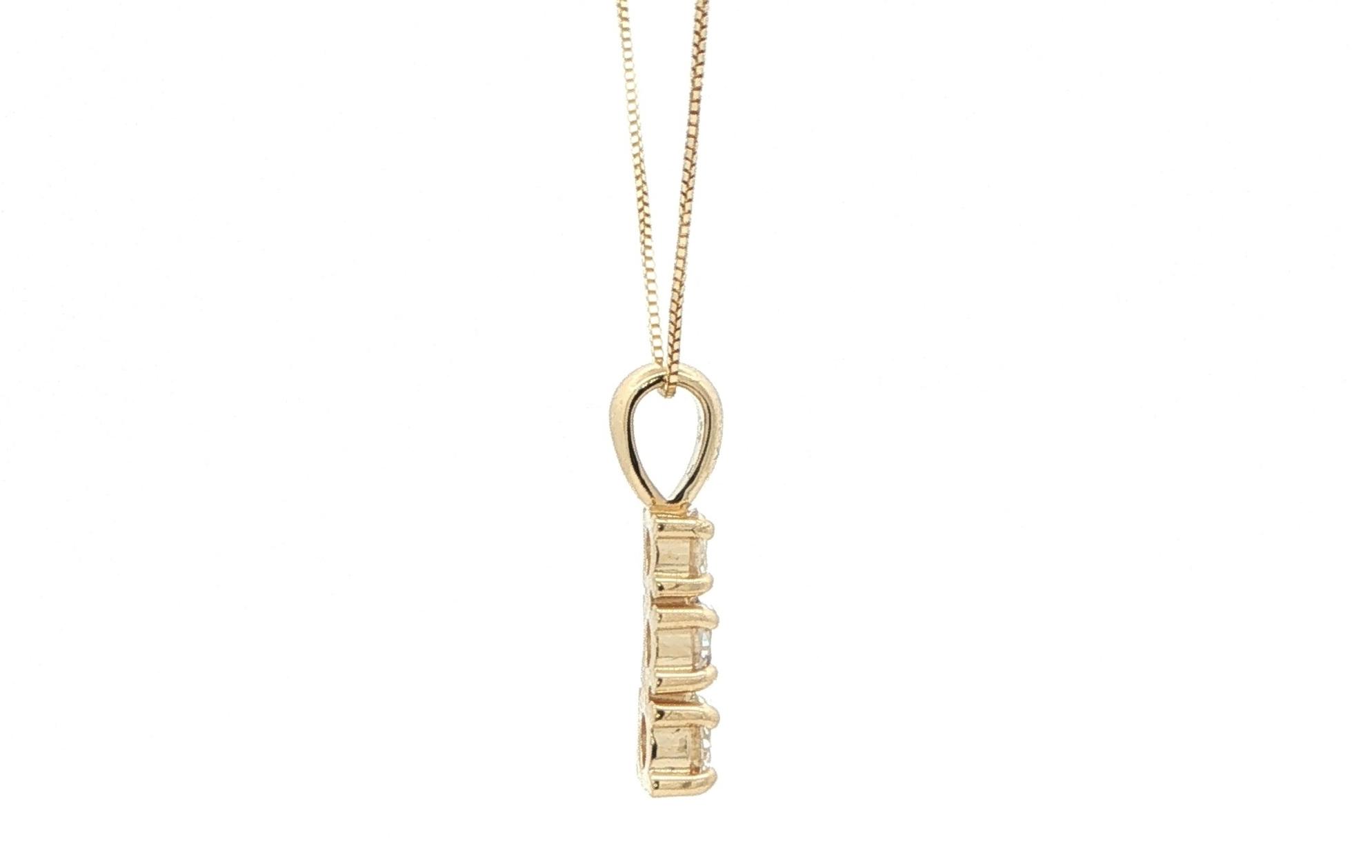 Three-Stone Diamond Pendant Necklace in Yellow Gold (0.79cts TWT) side