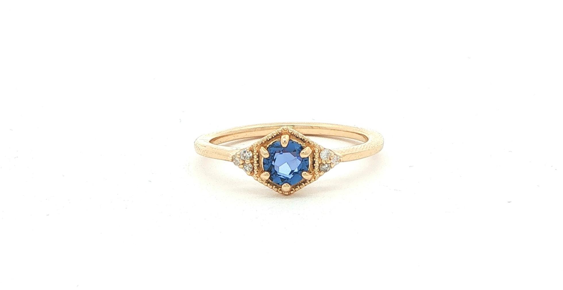 Vintage-Inspired Montana Yogo Sapphire Engagement Ring with Diamond Accents in Yellow Gold (0.47cts TWT)