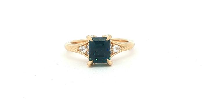 content/products/Deep Blue Green Montana Sapphire Ring with Diamond Cluster Accents in Yellow Gold (2.28cts TWT)
