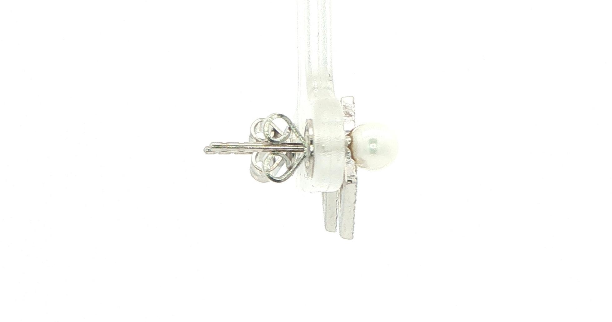 Geometric Pearl and Diamond Rhombus Stud Earrings in White Gold (0.10cts TWT) side