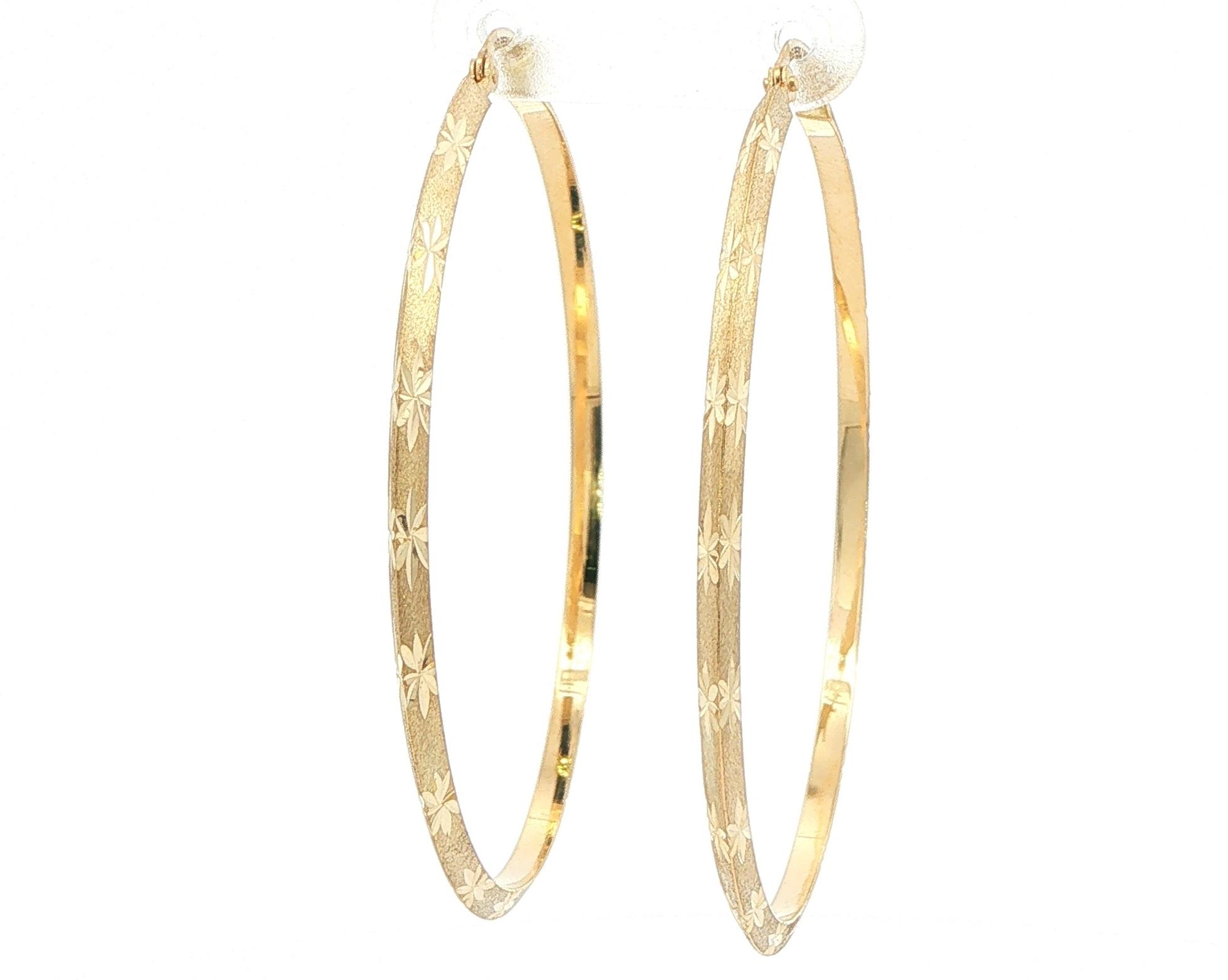 Beveled Hoop Earrings with Textured Starbursts in Yellow Gold 