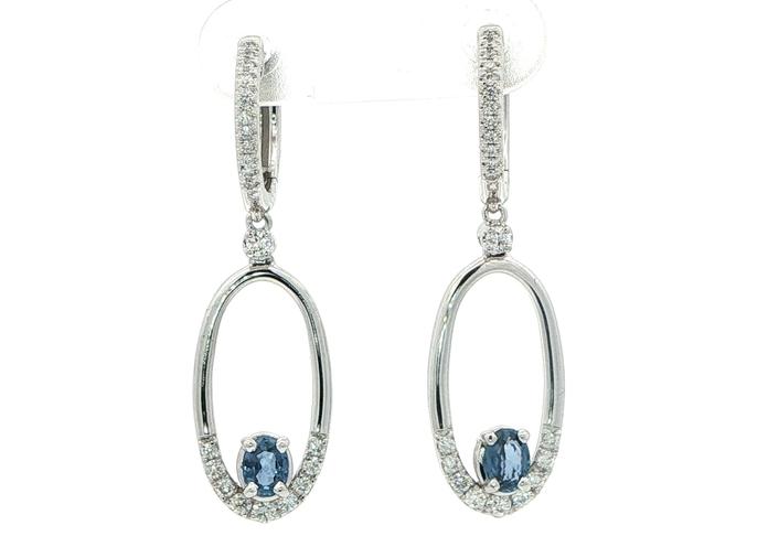 content/products/Oval Montana Yogo Sapphire Sapphire and Diamond Dangle Earrings in White Gold (0.89cts TWT)
