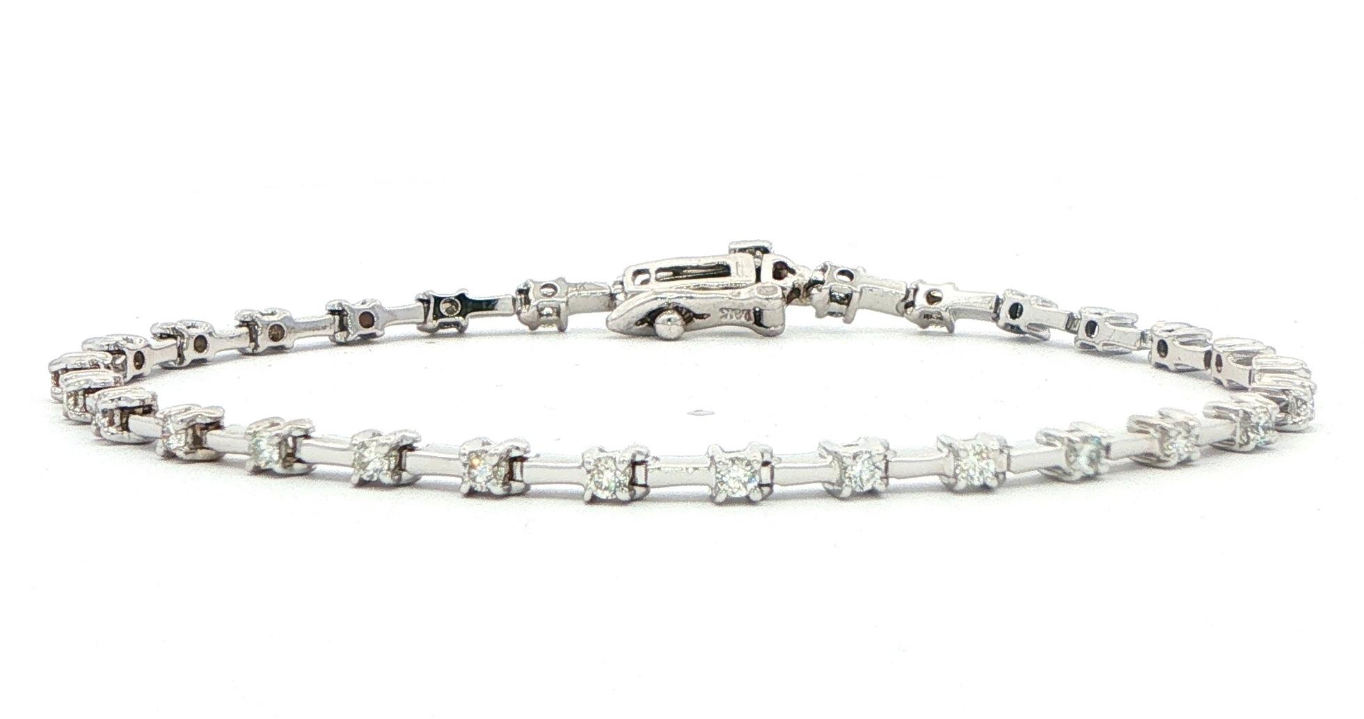 Estate Piece: Diamond Bar-Link Tennis Bracelet in White Gold (1.00cts TWT)