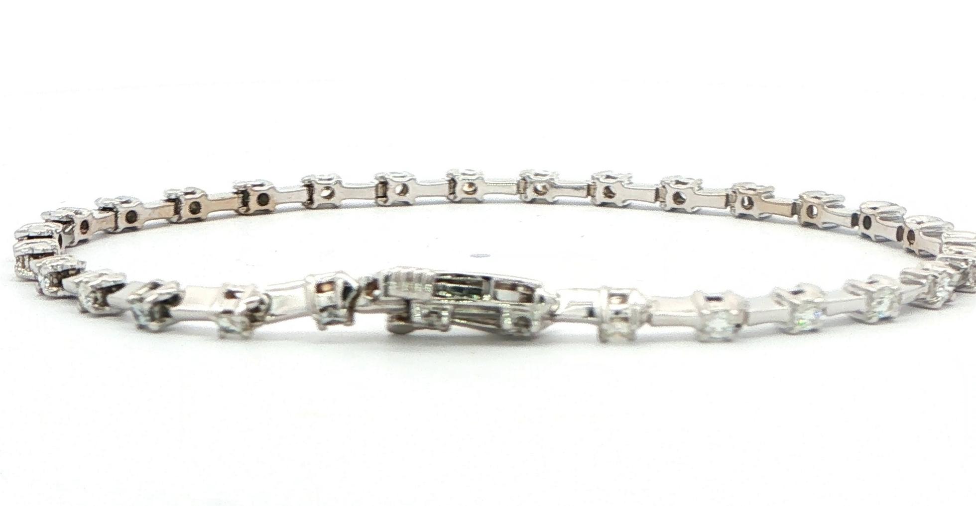 Estate Piece: Diamond Bar-Link Tennis Bracelet in White Gold (1.00cts TWT) back