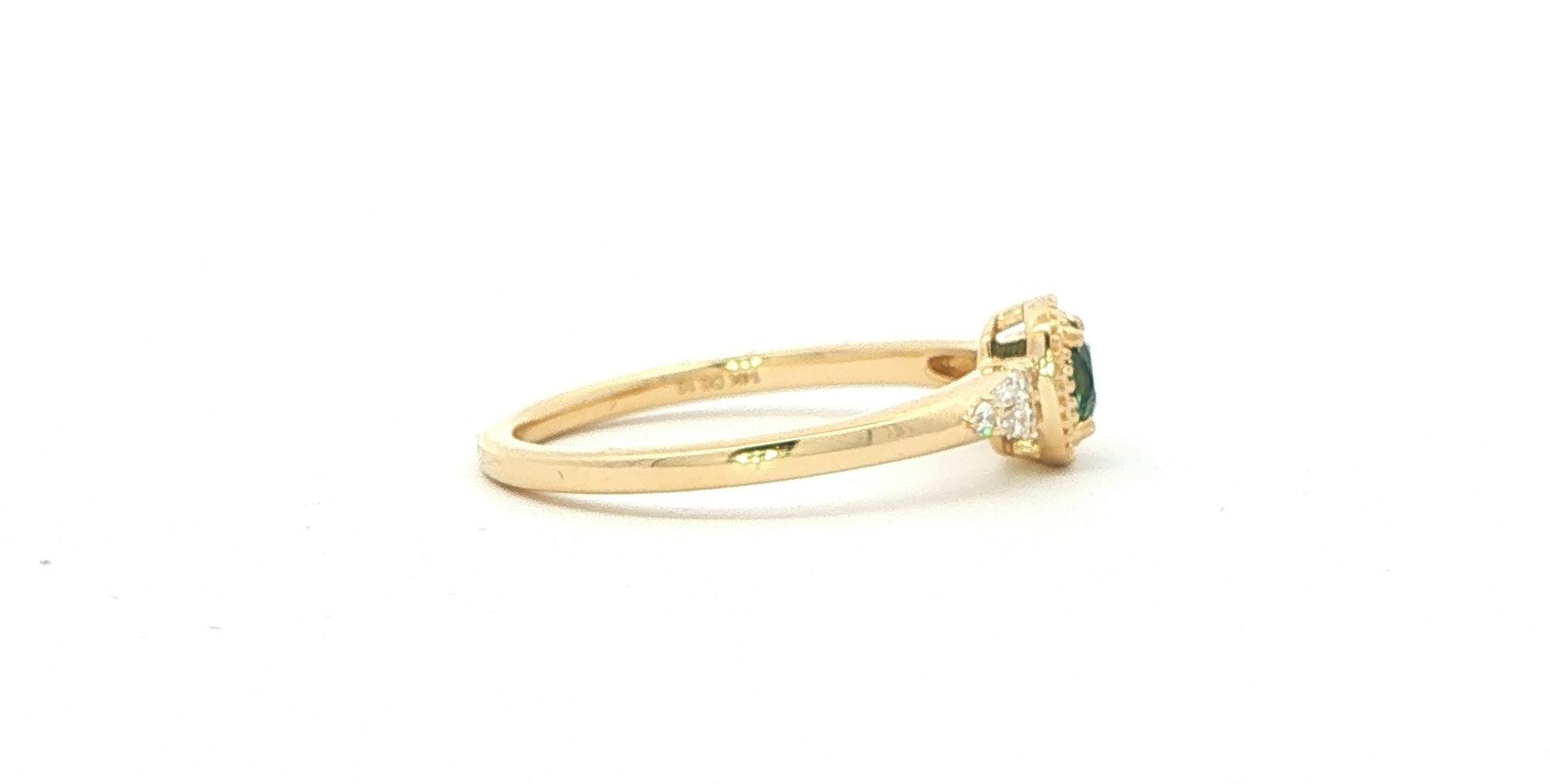 Cushion Teal Montana Sapphire Milgrain Halo Ring with Accent Diamond Clusters in Yellow Gold (0.55cts TWT) side