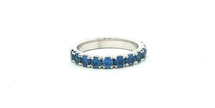content/products/11-Stone Montana Yogo Sapphire U-Cup Set Ring in White Gold (1.46cts TWT)