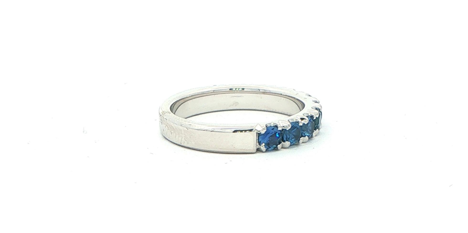 11-Stone Montana Yogo Sapphire U-Cup Set Ring in White Gold (1.46cts TWT) side