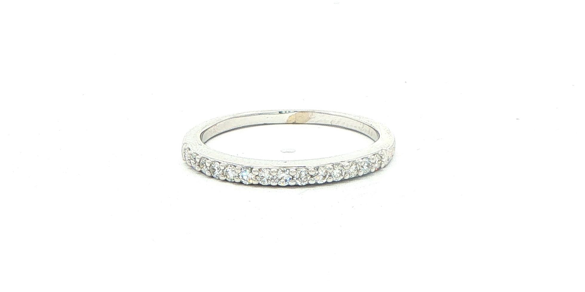 Estate Piece: Diamond Ring with Pave-Set Stones in White Gold (0.15cts TWT)