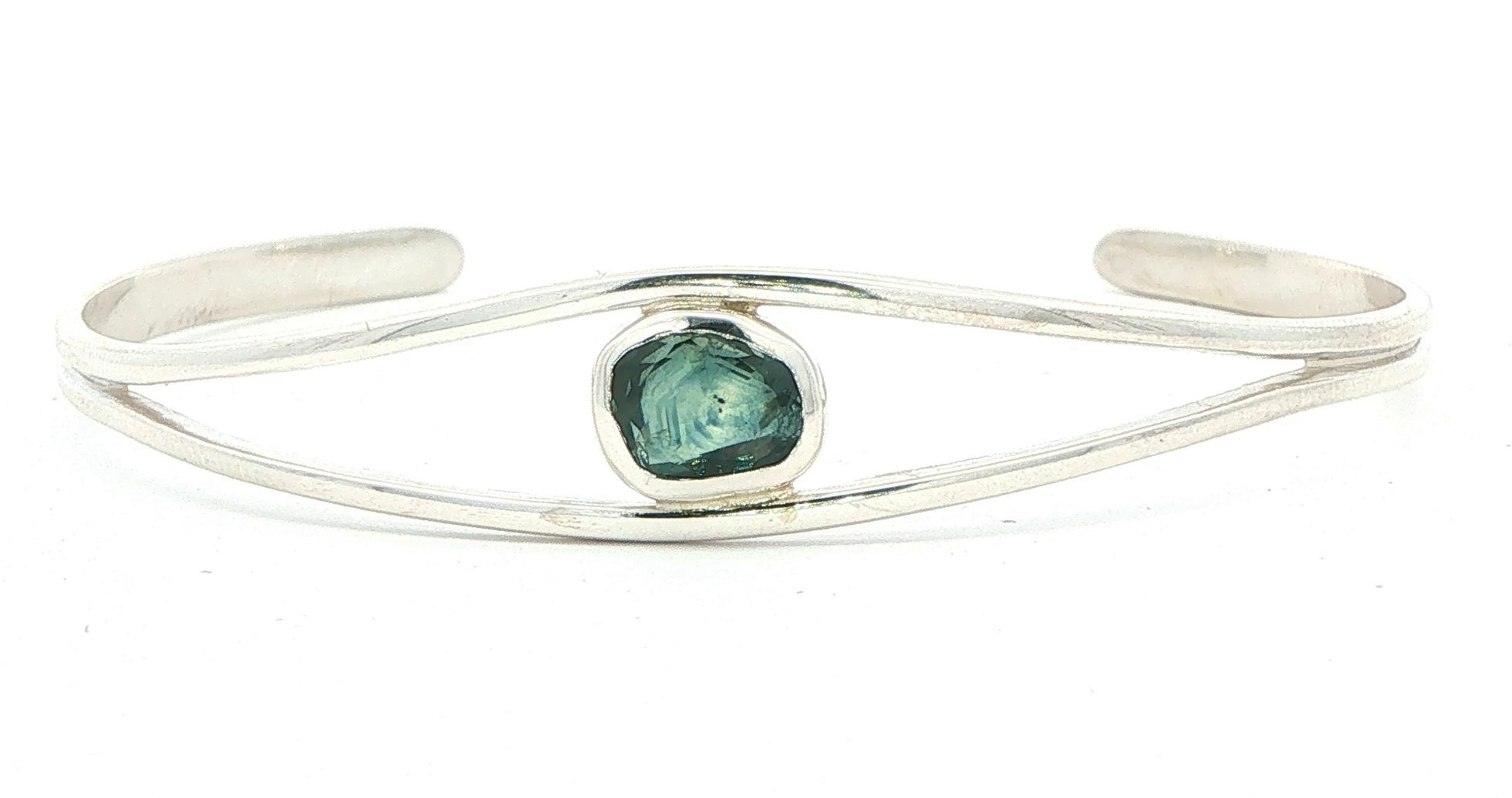 Forest Green Rose-cut Montana Sapphire Split-Shank Cuff Bangle Bracelet in Sterling Silver (1.96cts TWT)