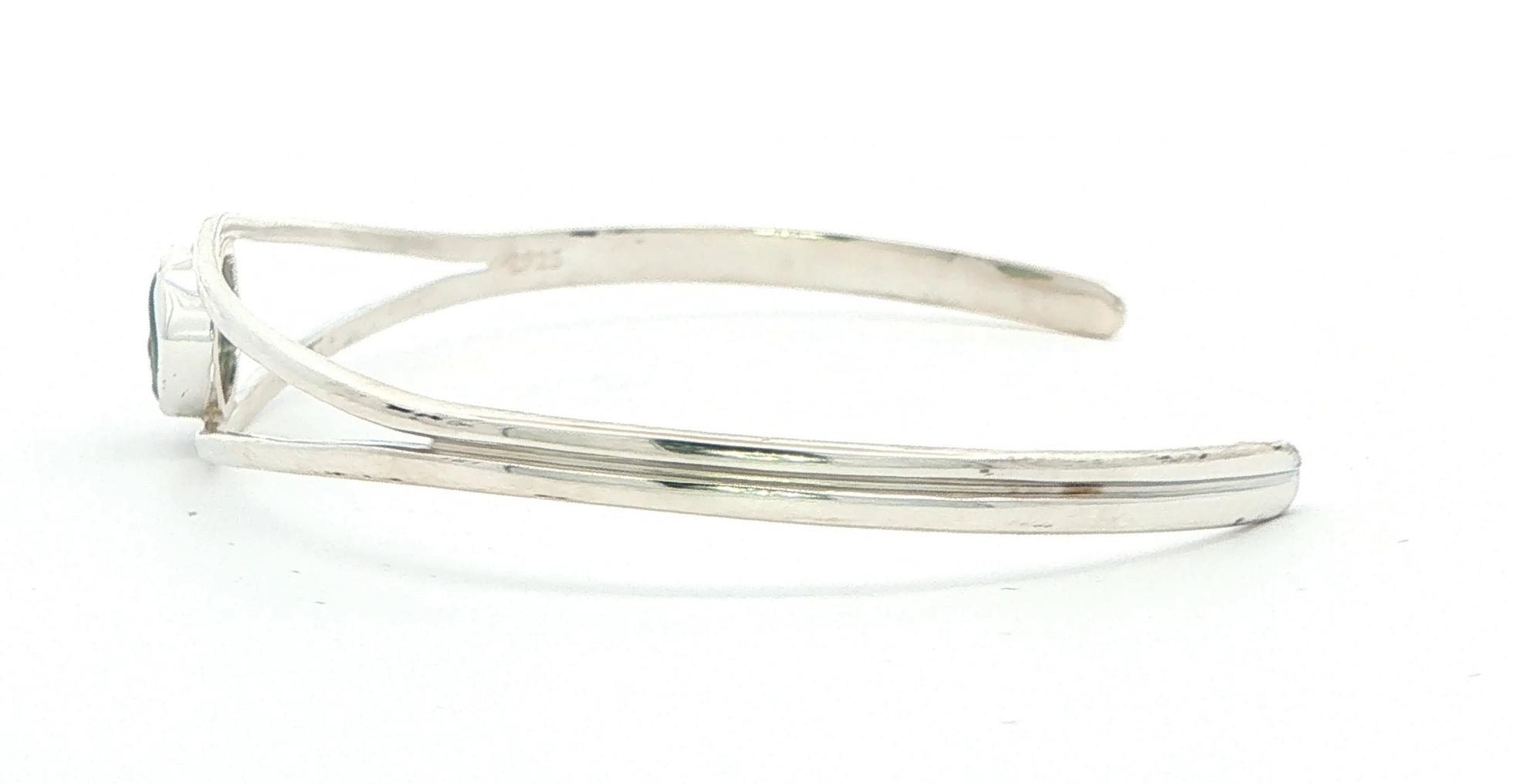 Pale Green Raw Un-cut Montana Sapphire Split-Shank Cuff Bangle Bracelet in Sterling Silver (2.23cts TWT) side