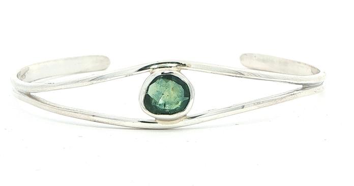 content/products/Forest Green Rose-cut Montana Sapphire Split-Shank Cuff Bangle Bracelet in Sterling Silver (1.76cts TWT)