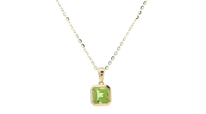 content/products/Asscher-Cut Peridot Bezel Pendant Necklace in Yellow Gold (0.67cts TWT)