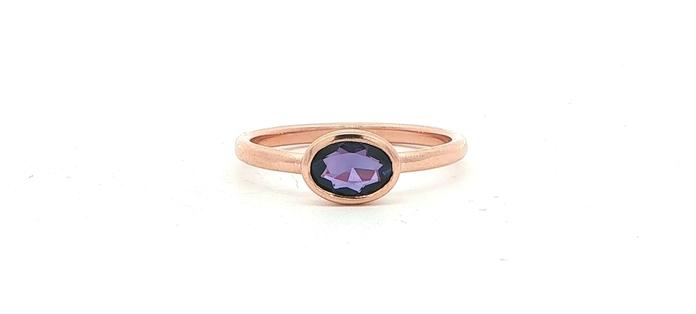 content/products/East-West Oval Huckleberry Sapphire Bezel Solitaire Ring in Rose Gold (0.65cts TWT)