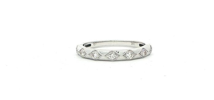 content/products/Vintage-Inspired Milgrain Diamond Wedding Band in White Gold (0.25cts TWT)