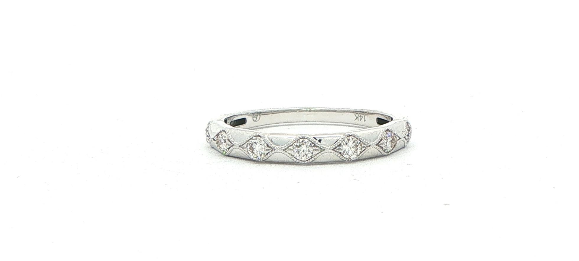 Vintage-Inspired Milgrain Diamond Wedding Band in White Gold (0.25cts TWT)